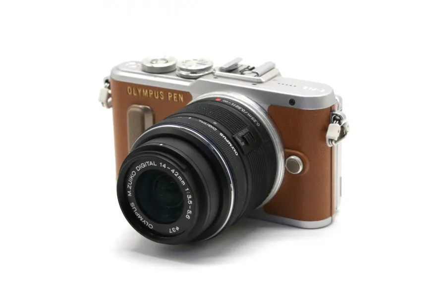 Olympus Pen E-PL8 kit (пробег 6135 кадров)-0